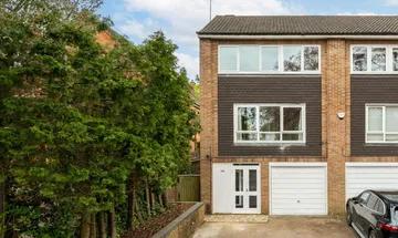 4 bedroom end of terrace house for sale in Christchurch Park, Sutton, Surrey, SM2
