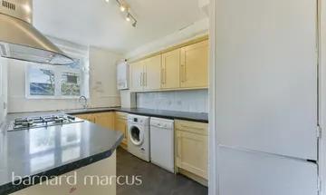 2 bedroom flat for sale in Thessaly Road, London, SW8