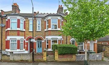 4 bedroom terraced house for sale in Brookfield Avenue, Walthamstow, London, E17