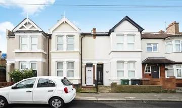5 bedroom house for sale in Garfield Road, London, E4