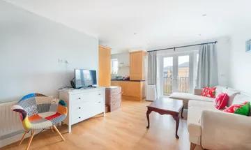 1 bedroom flat for sale in St Catherines Close, Grand Drive, SW20