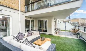 2 bedroom apartment for sale in Smugglers Way , Riverside West , SW18
