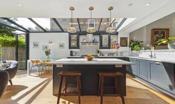 4 bedroom house for sale in Amesbury Avenue, Streatham, SW2