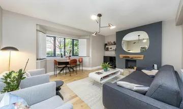 2 bedroom flat for sale in Cambridge Road, Battersea, SW11