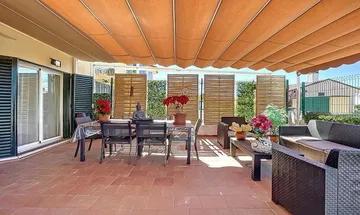 Venta de casa en Parquelagos - Puente Nuevo de 4 habitaciones con terraza y piscina