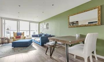 2 bedroom flat for sale in Osiers Road, London, SW18 1NL, SW18