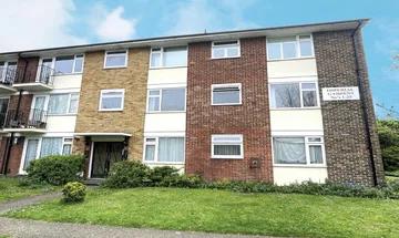 2 bedroom flat for sale in 10 Imperial Gardens, Mitcham, CR4