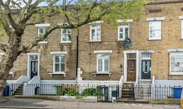 5 bedroom terraced house for sale in Southwark Park Road, Bermondsey, SE16
