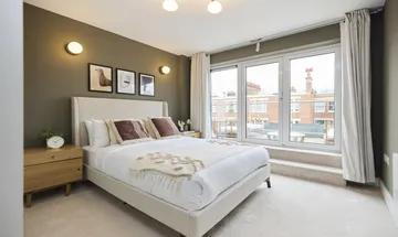 2 bedroom flat for sale in 59 Lurline Gardens, London, SW11