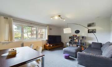 2 bedroom flat for sale in Binfield Road, London, SW4