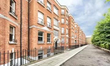 2 bedroom flat for sale in Fulham Road, Fulham, London, SW6
