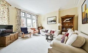 3 bedroom flat for sale in New Kings Road, Parsons Green, London, SW6