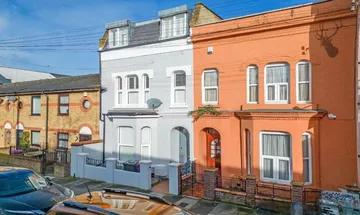 3 bedroom house for sale in Old Ford Road, Bow, E3