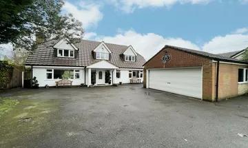 5 bedroom detached house for sale in Birchy Close, Dickens Heath, Solihull, B90