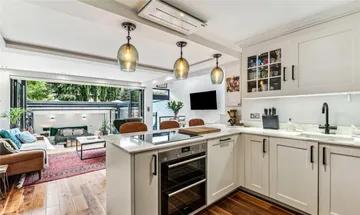3 bedroom apartment for sale in Webb's Road, SW11