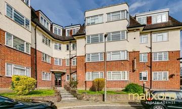 1 bedroom flat for sale in Upper Tooting Road, London, SW17
