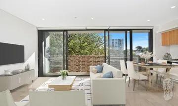 Stunning Parkside Apartment in the most sought location! Close to CBD, UTS, USYD