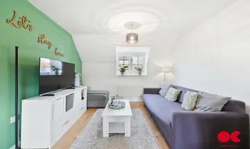 1 bedroom flat for sale in Ingrebourne Avenue, Noak Hill, RM3