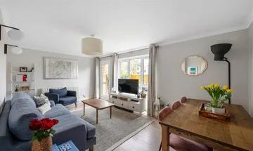 2 bedroom flat for sale in Kings Avenue, Clapham, SW4