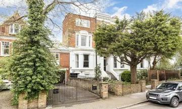 1 bedroom flat for sale in Trinity Crescent, Balham, SW17