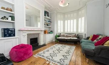 2 bedroom apartment for sale in Strathblaine Road, Battersea, London, SW11
