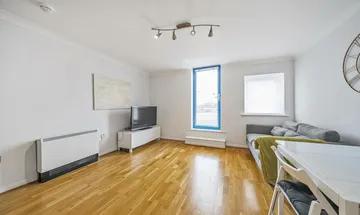 1 bedroom flat for sale in Solent Court, Norbury, London, SW16
