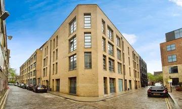 2 bedroom flat for sale in 1 Silesia Buildings, London, E8
