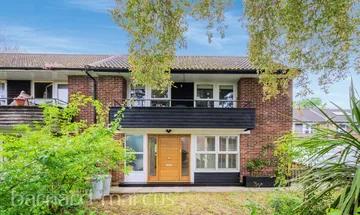 3 bedroom semi-detached house for sale in Littlecote Close, Southfields, London, SW19