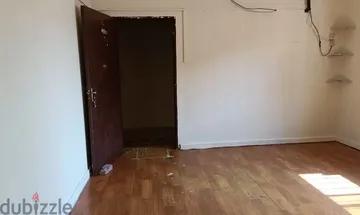 SMALL FAMILY ROOM FOR RENT