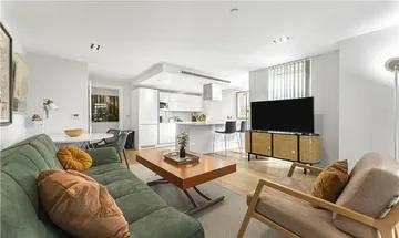 3 bedroom apartment for sale in Avantgarde Tower, 1 Avantgarde Place, London, E1