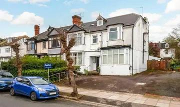 1 bedroom flat for sale in Sunny Gardens Road, London, NW4