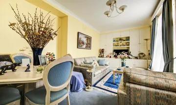 2 bedroom flat for sale in Malvern Road, Maida Vale, London, NW6
