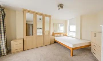 1 bedroom flat for sale in Barrier Point Road, Docklands, London, E16