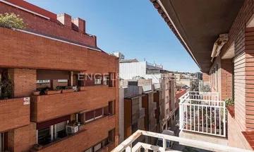 Venta de piso en El Putxet i el Farró de 4 habitaciones con garaje y balcón
