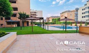 Venta de piso en Vivero - Hospital - Universidad de 3 habitaciones con piscina y garaje